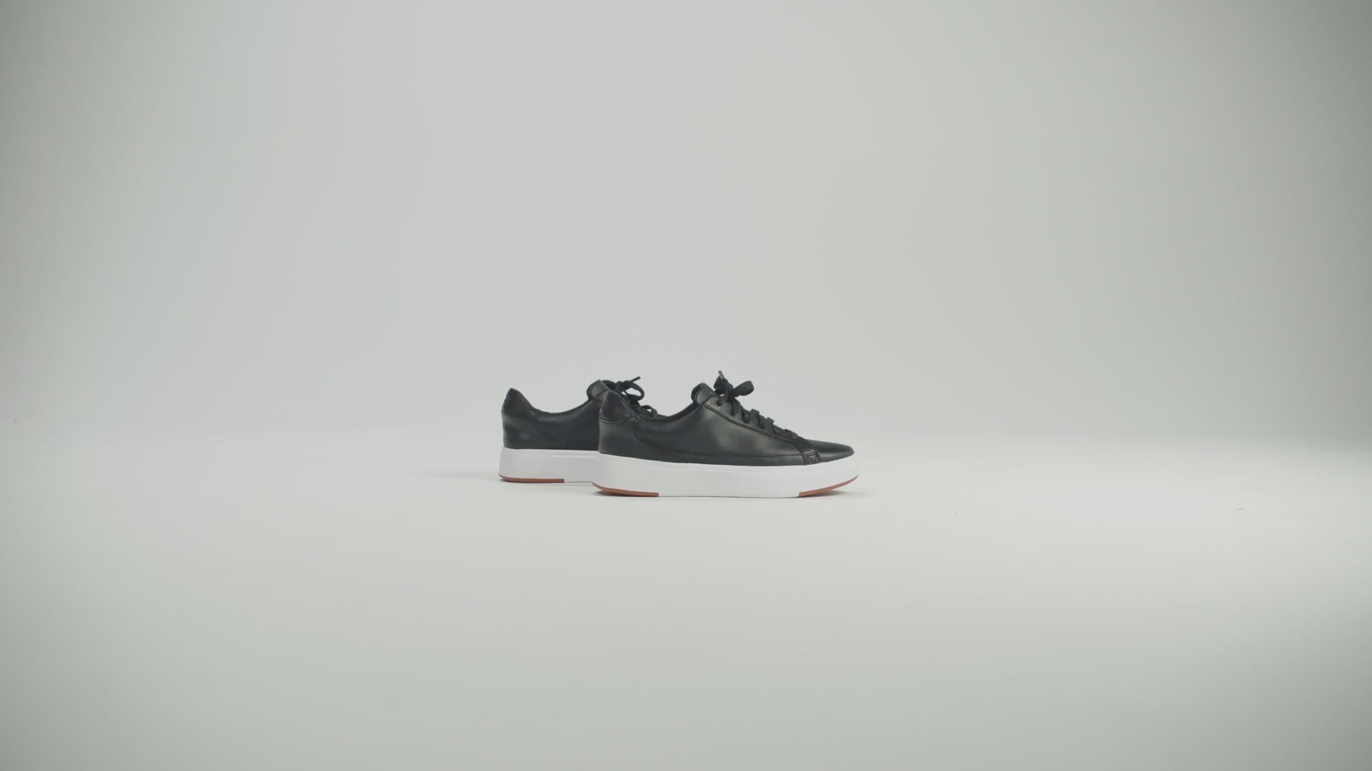 Women's Vegas - Black/White