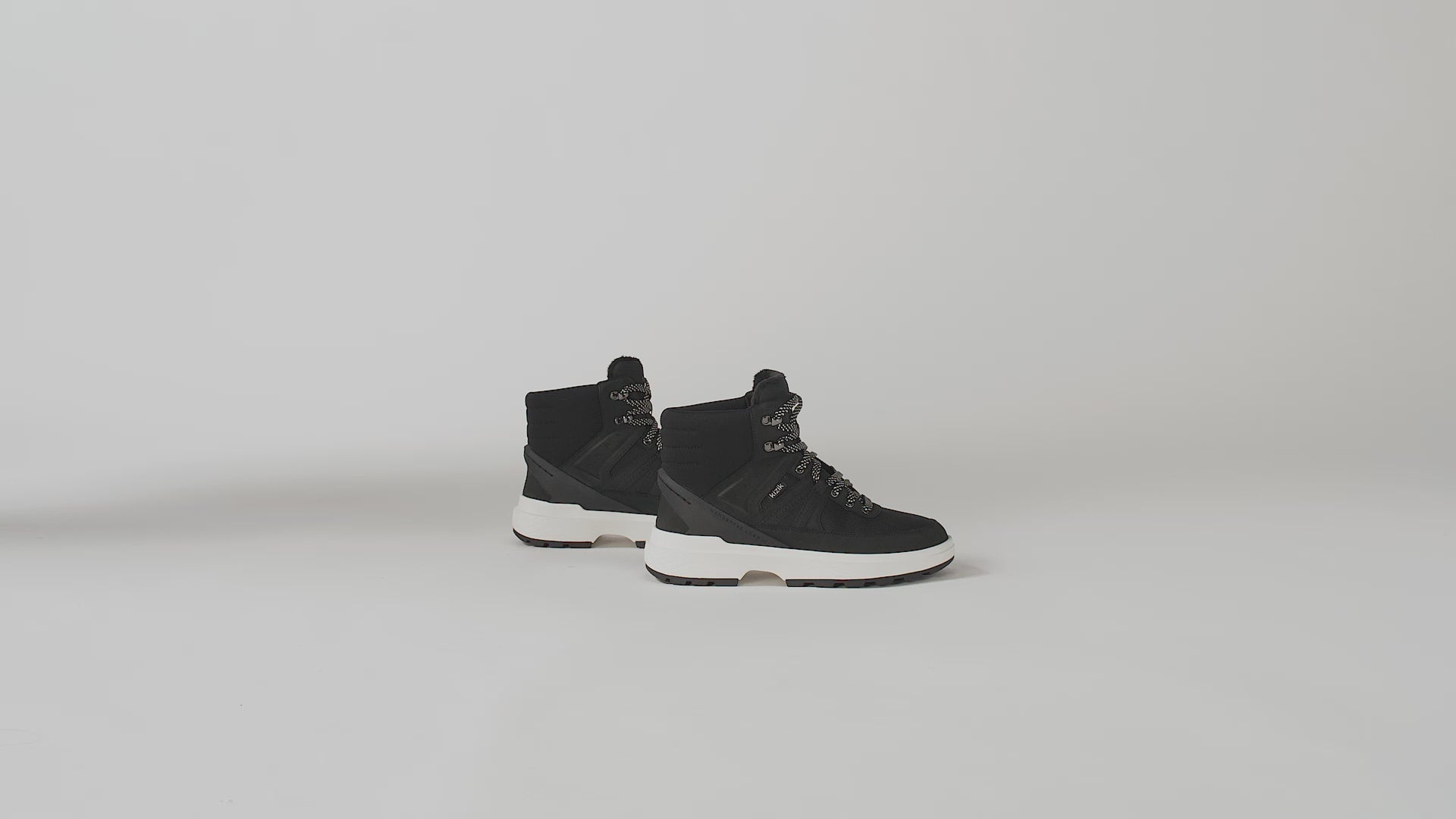 Women's Sierra - Black/White